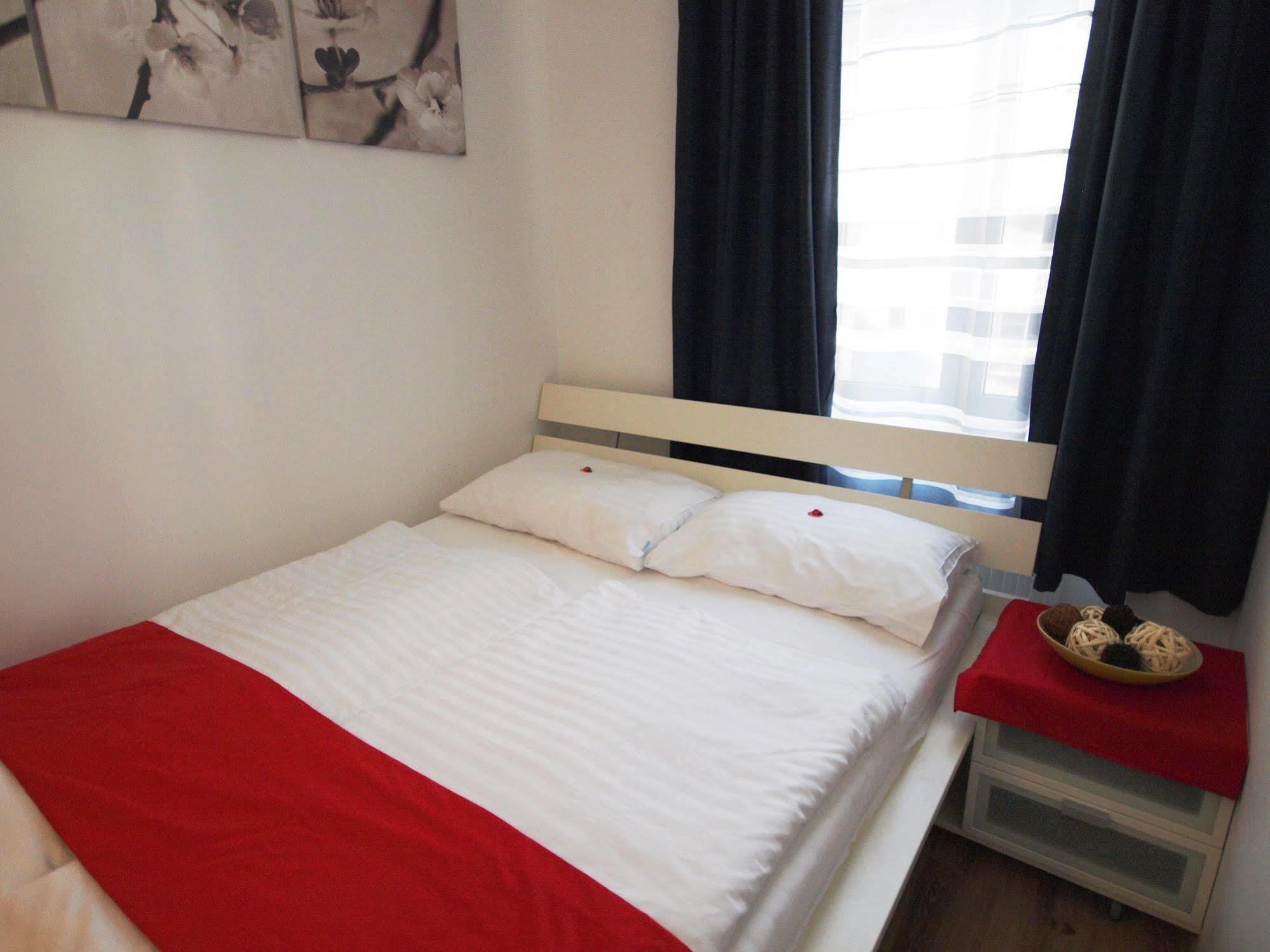 Checkvienna - Ruedengasse Appartement Buitenkant foto